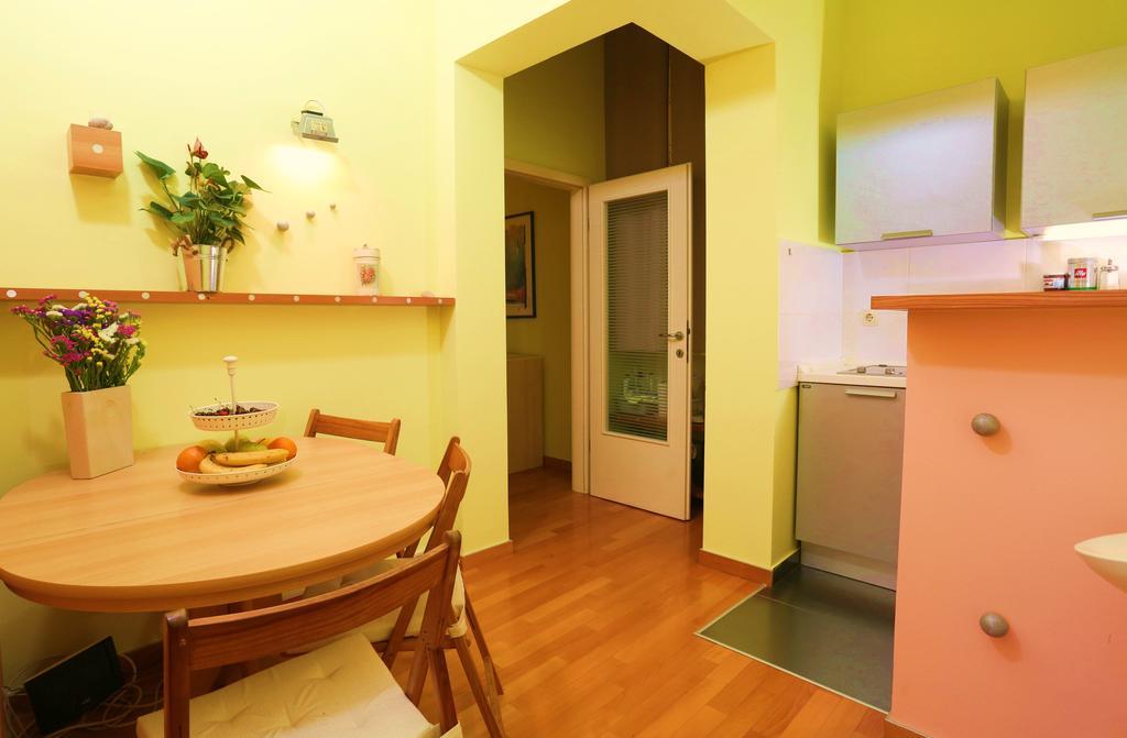 Apartments Marmont สปลิท ภายนอก รูปภาพ