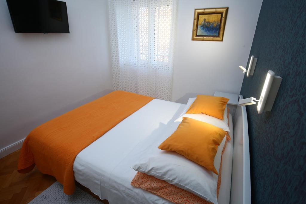 Apartments Marmont สปลิท ภายนอก รูปภาพ